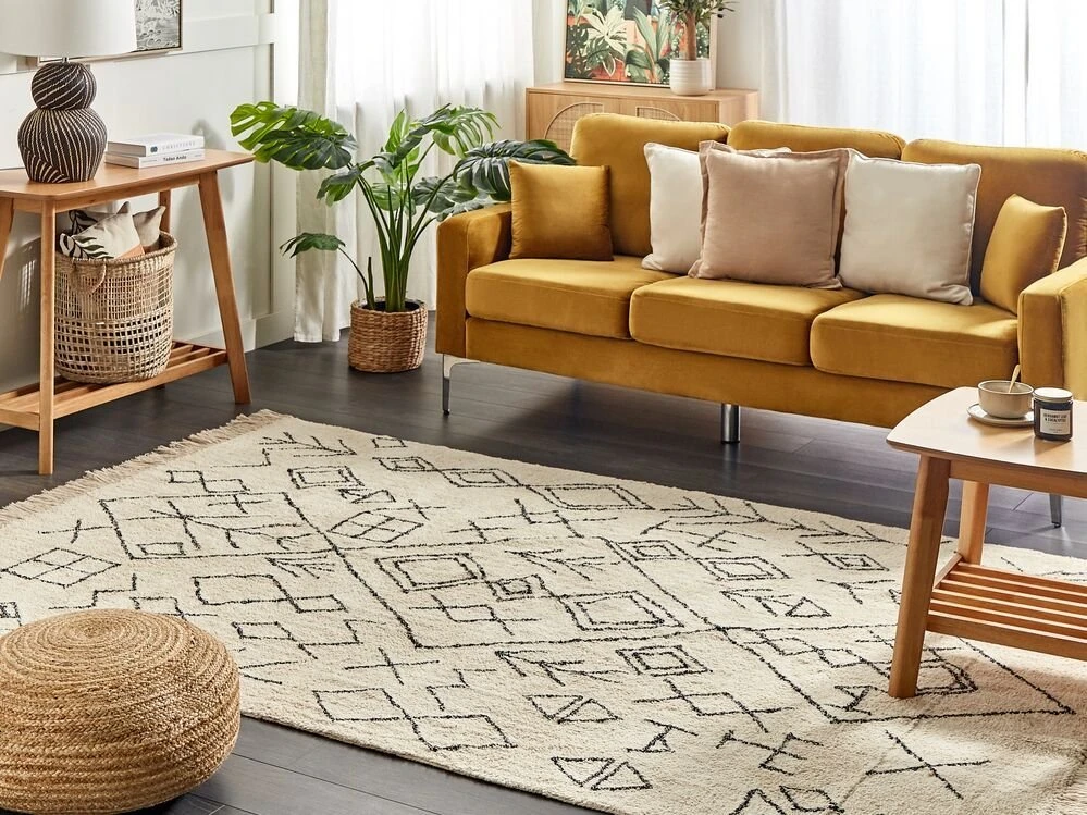 Beliani Kilimas SOMEK smėlio spalvos 160 x 230 cm medvilninis