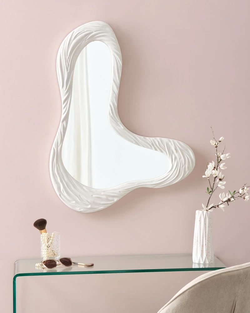 Beliani Sieninis veidrodis GUICLAN 61 cm 83 cm baltas