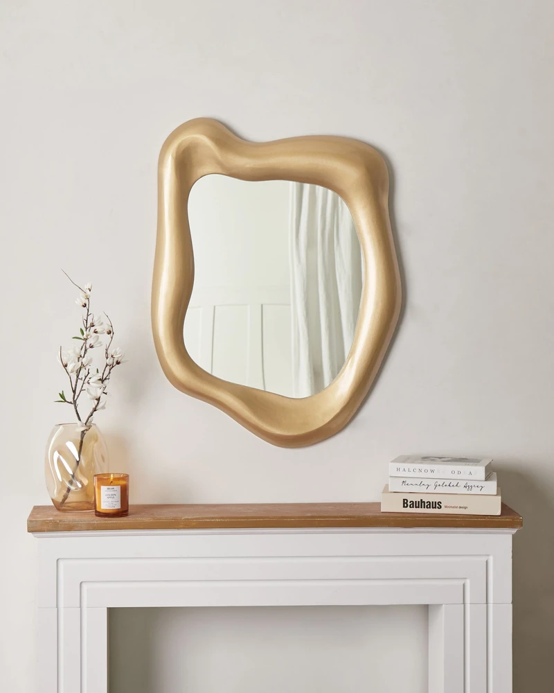 Beliani Sieninis veidrodis SANTEC 59 cm 77 cm auksinis