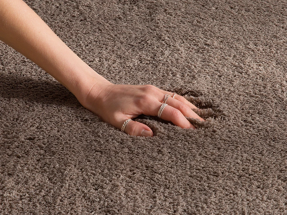 Beliani Šeriuotas kilimas EVREN šviesiai rudas 200 x 200 cm