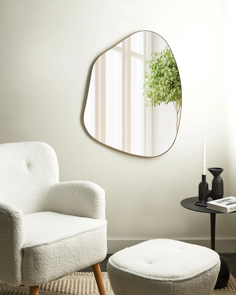 Beliani Sieninis veidrodis PUTEAUX 70 cm 92 cm metalinis auksinis