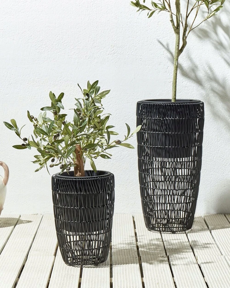 Beliani 2 vazonų komplektas CHELONE 26/34 cm Juodas technoratanas