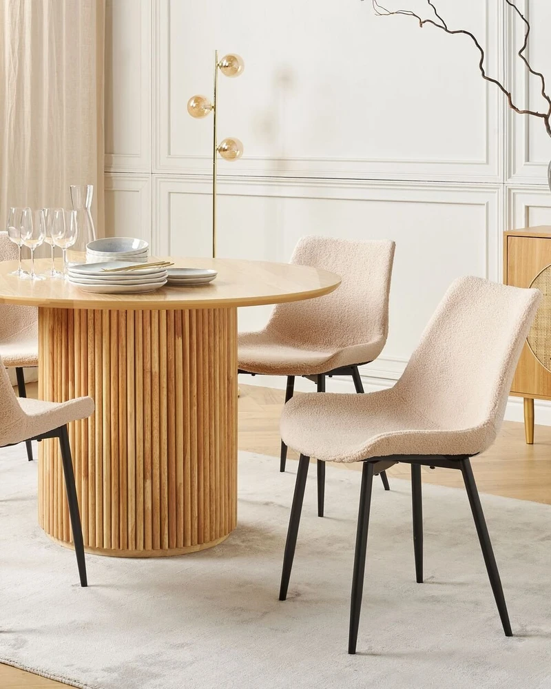 Beliani 2 valgomojo kėdžių komplektas AVILLA, bouclé audinys, smėlio spalva