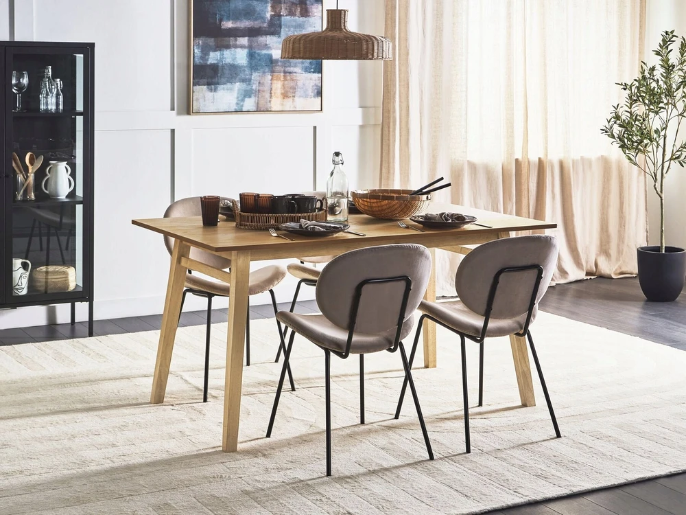 Beliani Valgomojo stalas VARLEY natūralaus uosio spalvos 150 cm x 90 cm