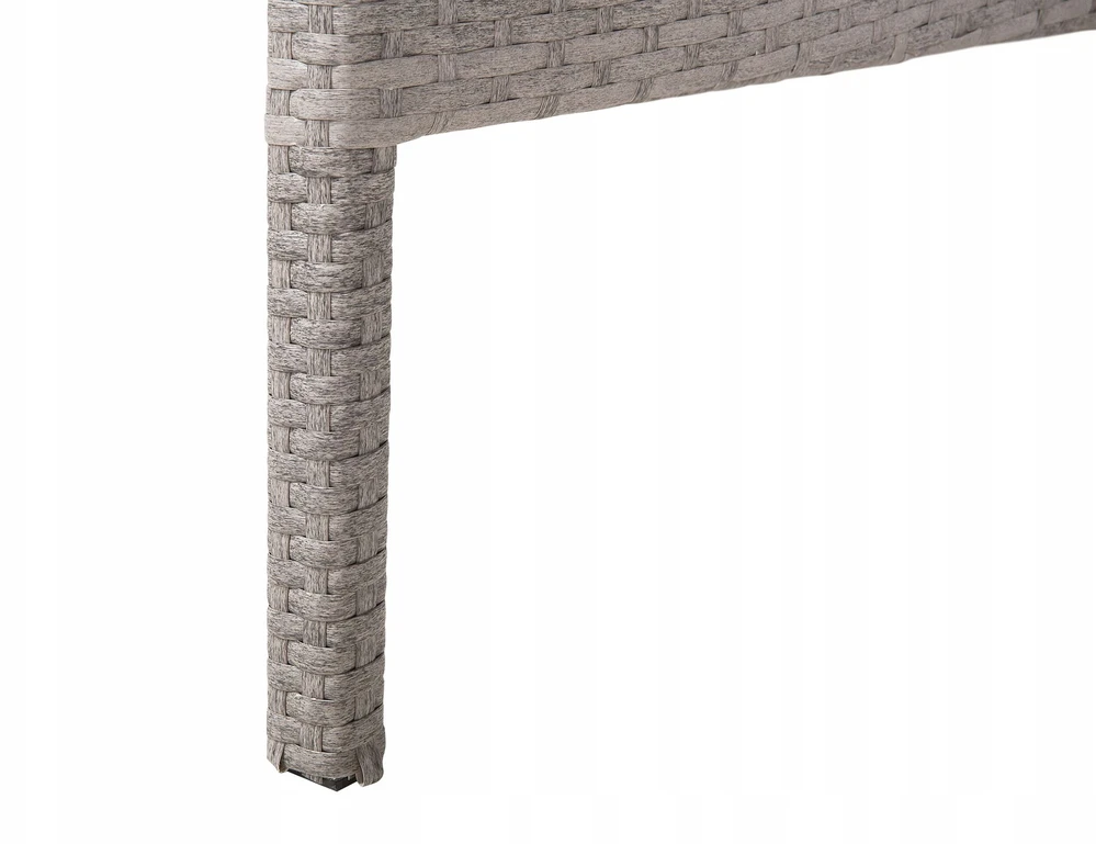 Beliani Sodo stalas VITERBO 145 cm 80 cm, stiklas, šviesiai pilkas