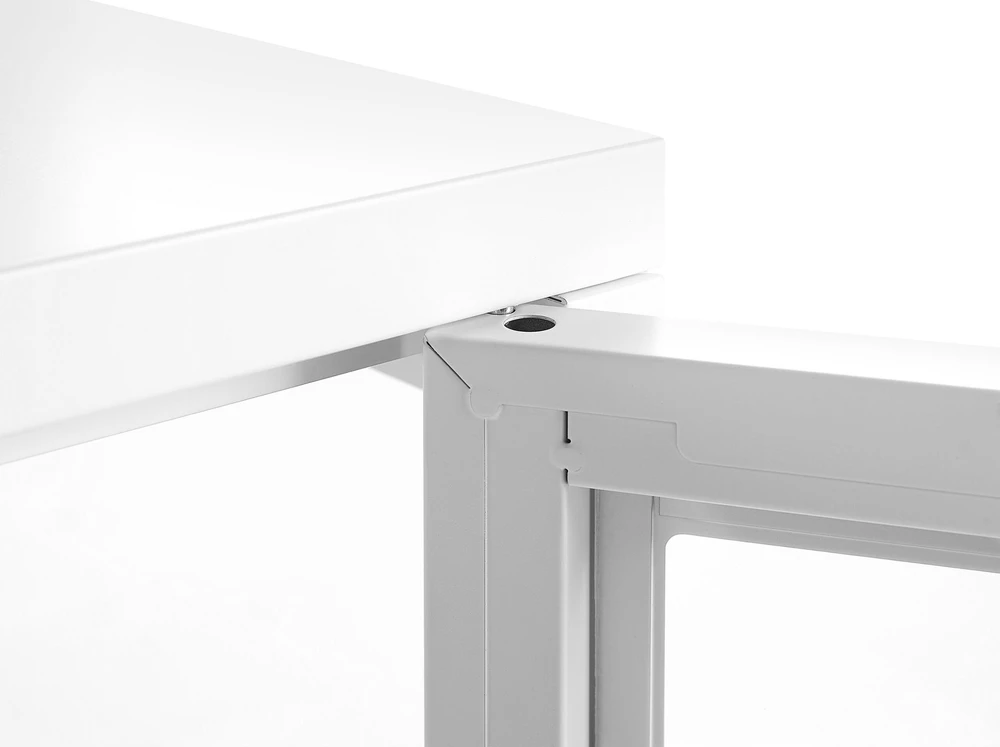 Beliani Vitrina NEWPORT, Metalinė, 115 cm, Balta