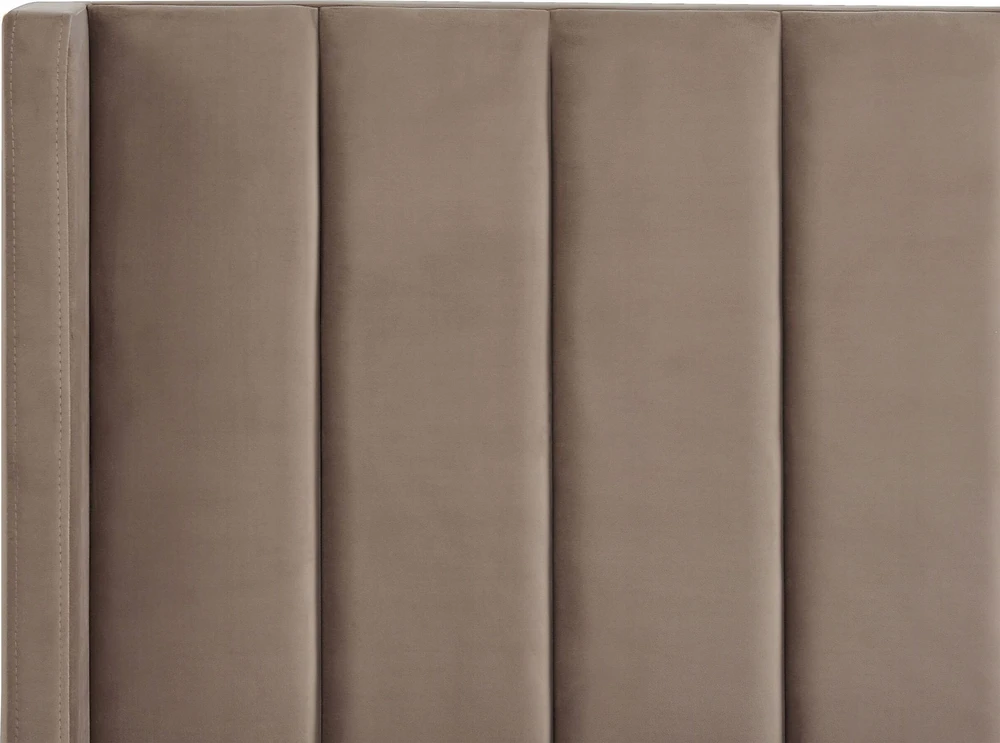 Beliani Veliūrinė lova VILLETTE 180 x 200 cm, smėlio spalva