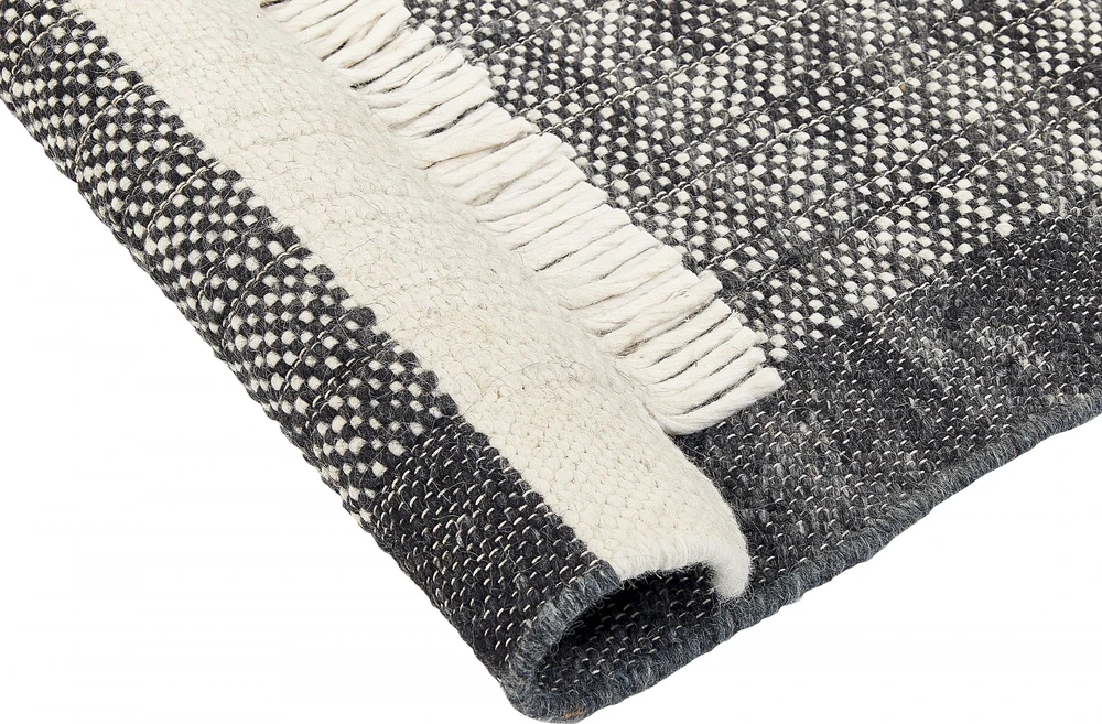 Beliani Kilimas ATLANTI juodas 80 x 150 cm vilnonis