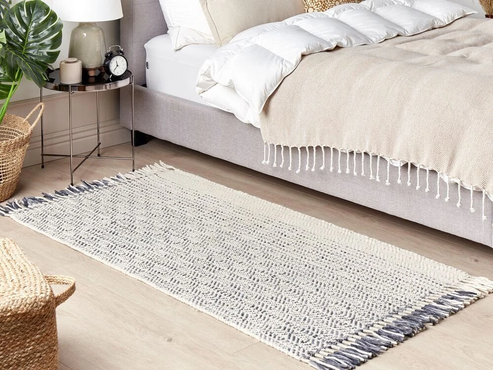 Beliani Kilimas OMERLI baltos spalvos 80 x 150 cm vilnonis