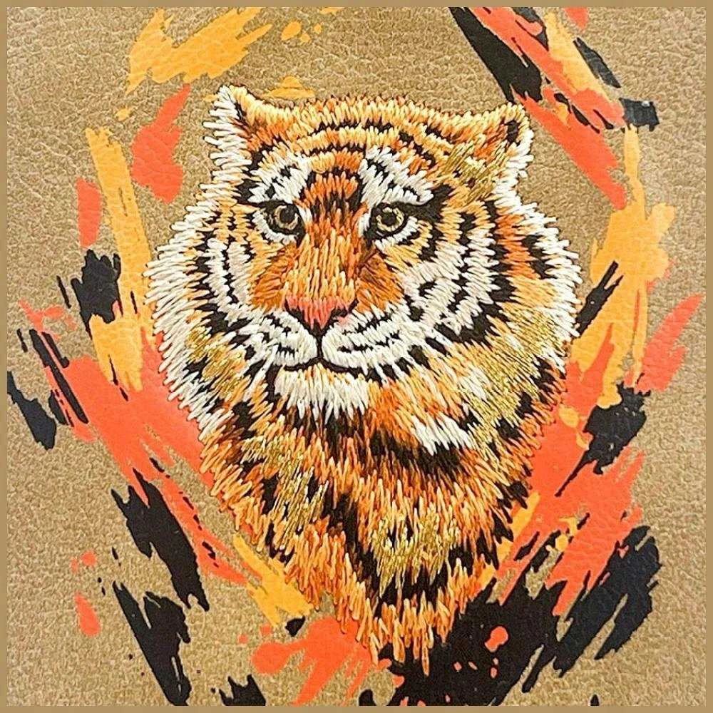 Nimmy Tiger MagSafe dėklas skirtas Apple iPhone 16 Pro Max light rudos spalvos