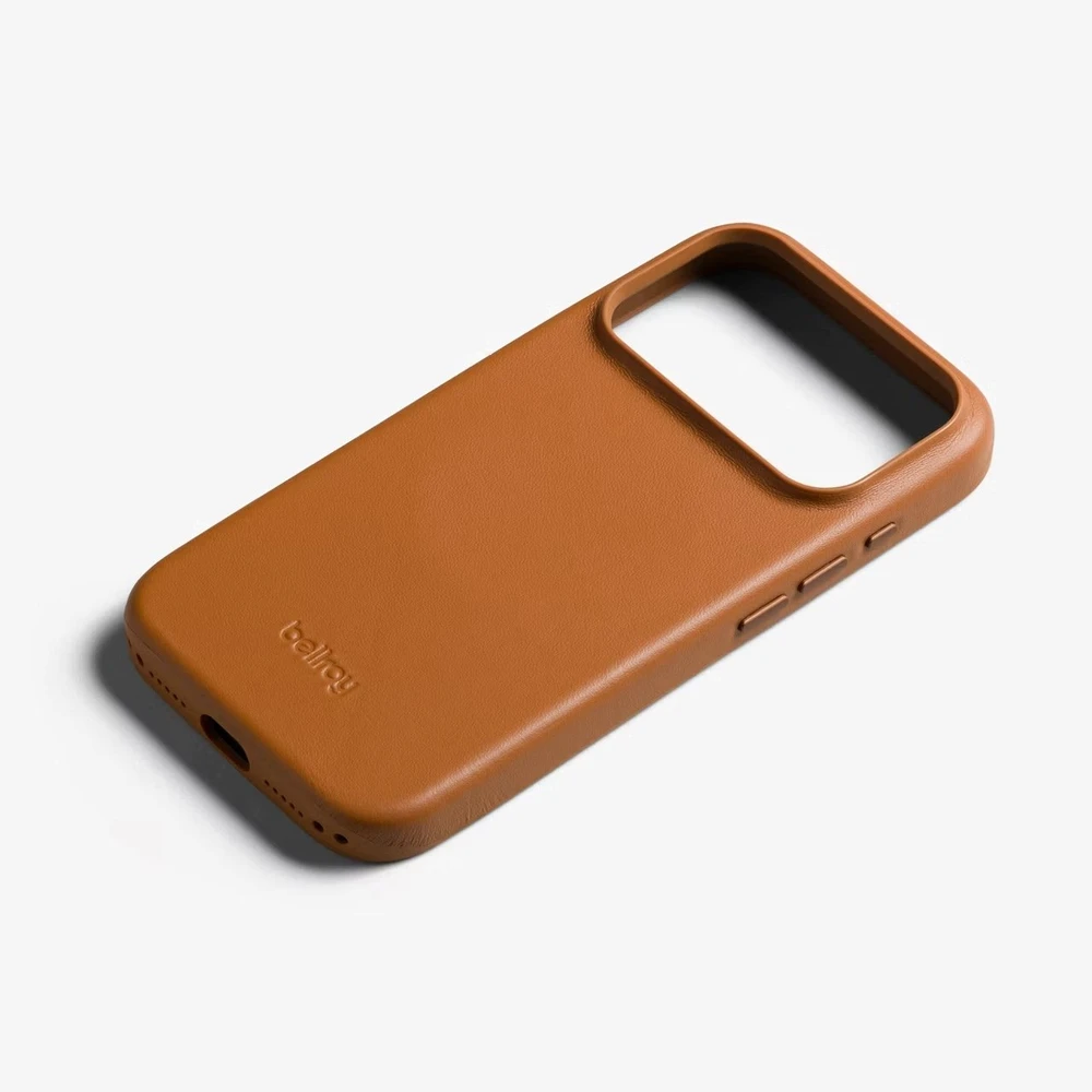 Bellroy Odinis dėklas - etui, skirtas iPhone 18 Pro / 17 Pro, suderinamas su MagSafe (karamelės spalvos) (PCXM-TAN-139)