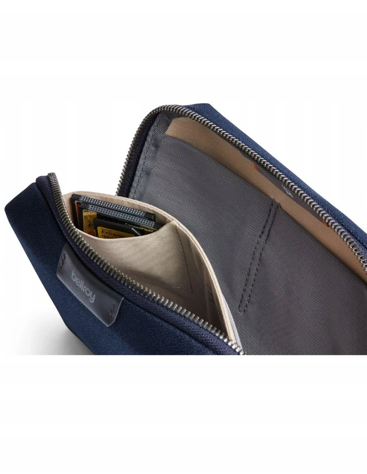 Bellroy Tech Kit Compact – mobiliųjų priedų organizatorius (tamsiai mėlynas)
