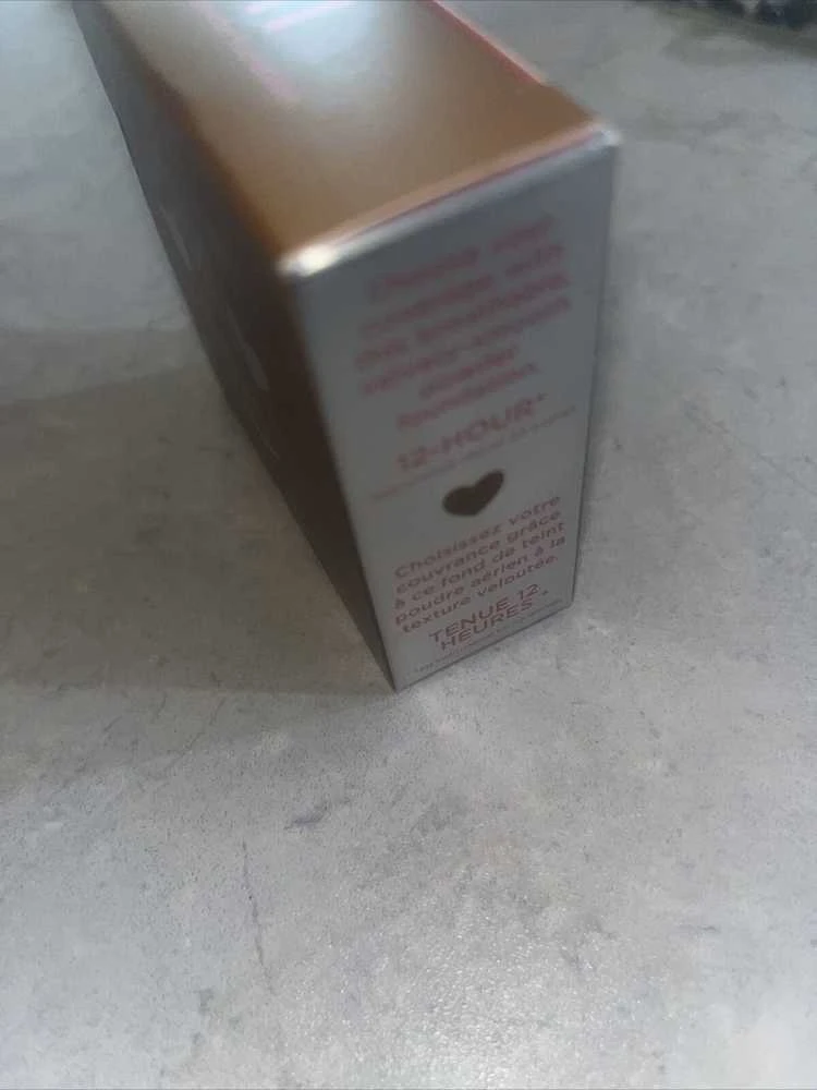 „Benefit Hello Happy Velvet Matte Finish“ kompaktiškas makiažo pagrindas, 11 Dark Neutral, 7 g