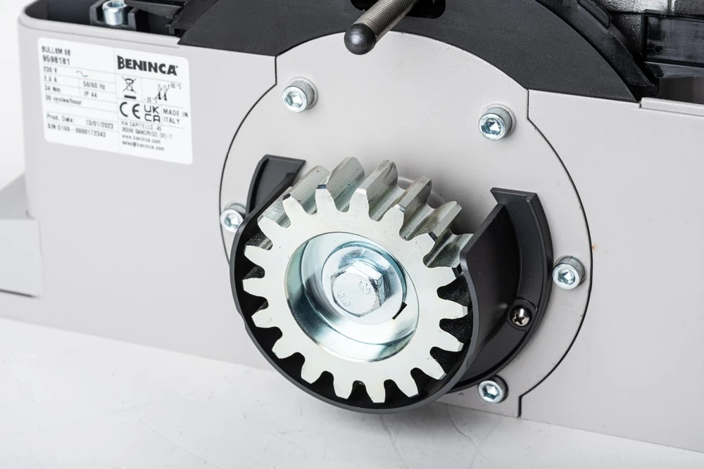 BENINCA KBULL8M.PM 230V komplektas 800 kg stumdomiems vartams