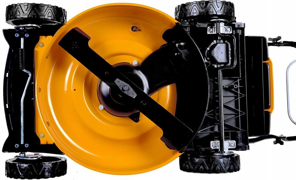 Nezatříděno Benzininė vejapjovė Cub Cadet Benzininė vejapjovė Z NAPÄDEM LM1 CR53 53CM