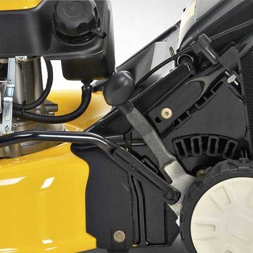 Nezatříděno Benzininė vejapjovė Cub Cadet Benzininė vejapjovė Z NAPÄDEM LM1 CR53 53CM