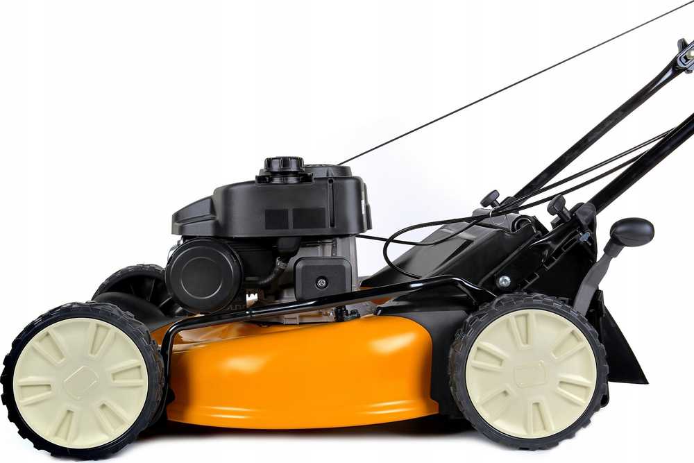 Nezatříděno Benzininė vejapjovė Cub Cadet Benzininė vejapjovė Z NAPÄDEM LM1 CR53 53CM
