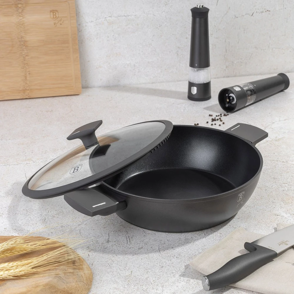 Berlinger Haus PLOKŠČIAS TITANINIS PUODAS SU DANGIU 30cm BERLINGER HAUS BH-8129 ANTRACITAS
