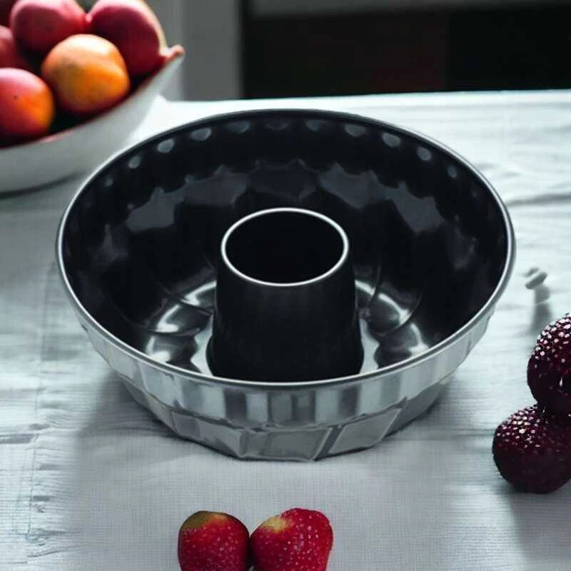 Berretti torto forma su rankove Juoda Nelipni 25,5 cm