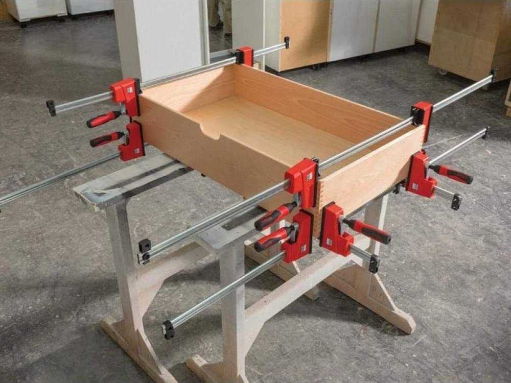 Korpusiniai spaustuvai BESSEY REVO KREV 1500x95mm