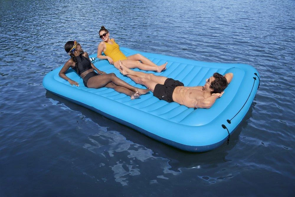 Bestway PLAUKIOJANTI SALA pripučiamas vandens čiužinys 4 asmenims 360 kg 269 x 183 cm 43542