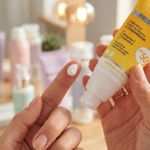 Bielenda Professional „SupremeLab Barrier Renew“ maitinamasis apsauginis kremas su keramidais SPF50 40 ml
