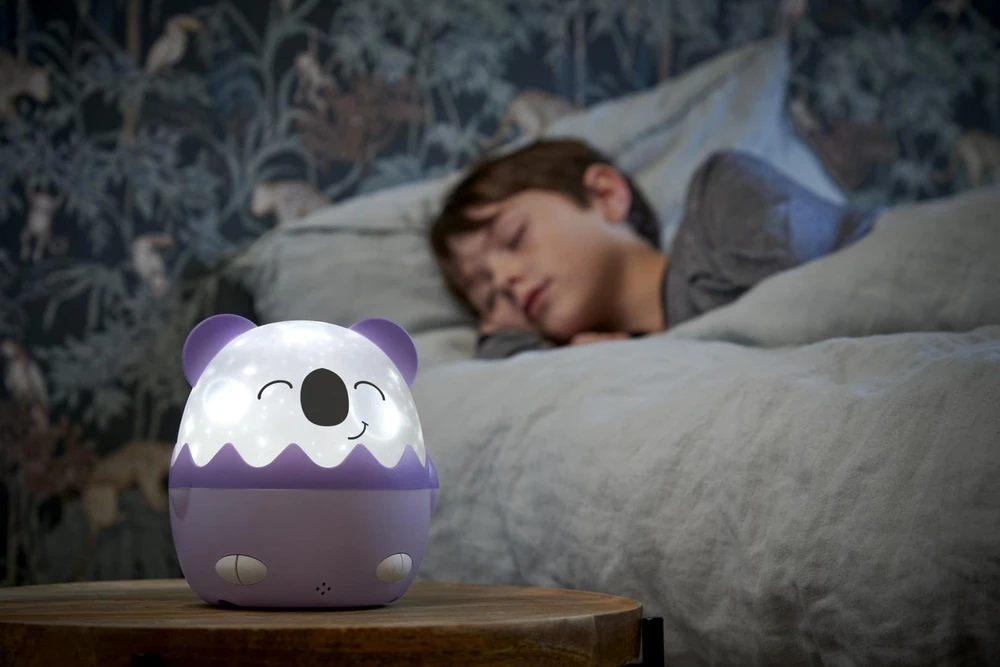 Hi Buddies ! Bigben Belaidis muzikinis naktinis šviestuvas su projekcija - violetinės spalvos | Koala