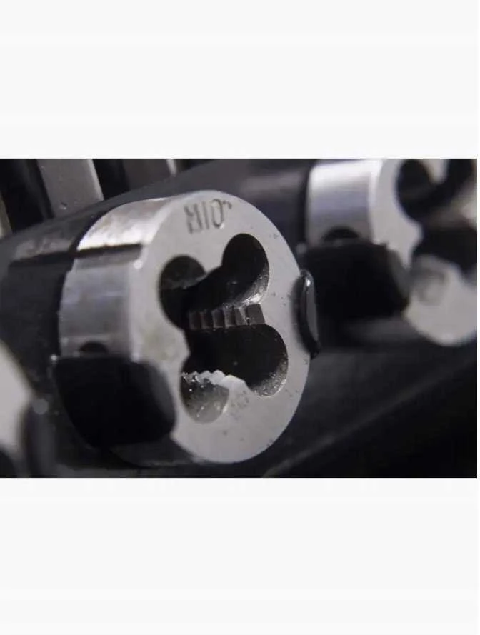 Bituxx Sriegimo ir sriegimo įrankių rinkinys 24 vnt. (M5-M12) metalinis lagaminas