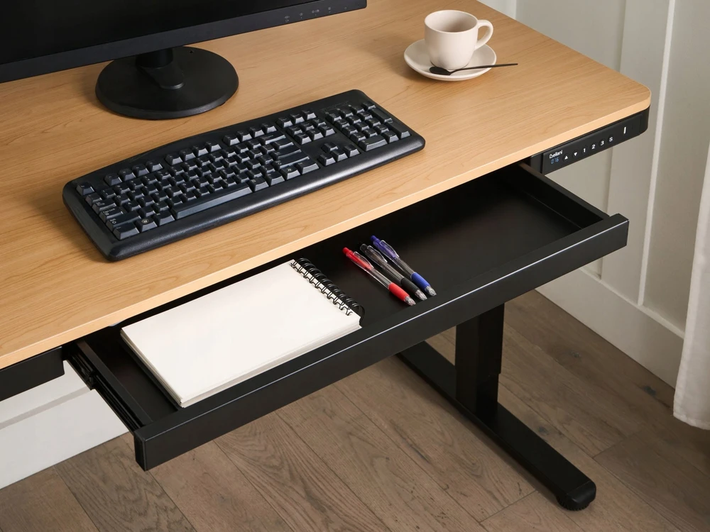 Beliani Elektriškai reguliuojamas stalas PENLY juodas / šviesiai rudas 120 cm 60 cm su USB jungtimi