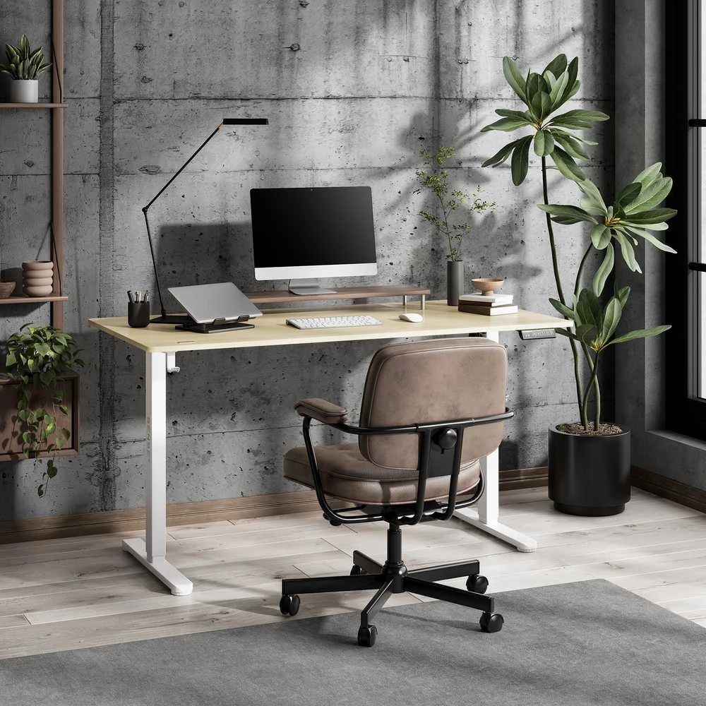 SENSE7 NOJO LIGHT stalas su kompiuteriu interjere