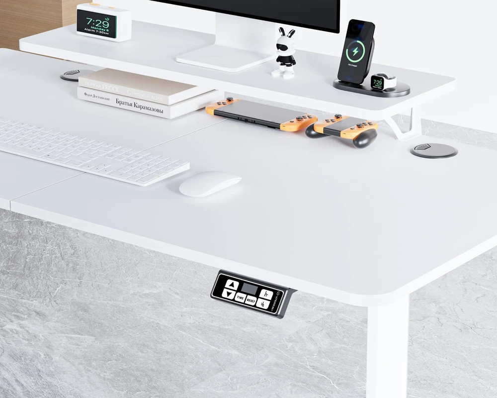 ULTRADESK HIGHLANDER Baltas Biurko su elektryczną regulacją aukščio su laikikliu ausinės i kable 120X60 cm, balta