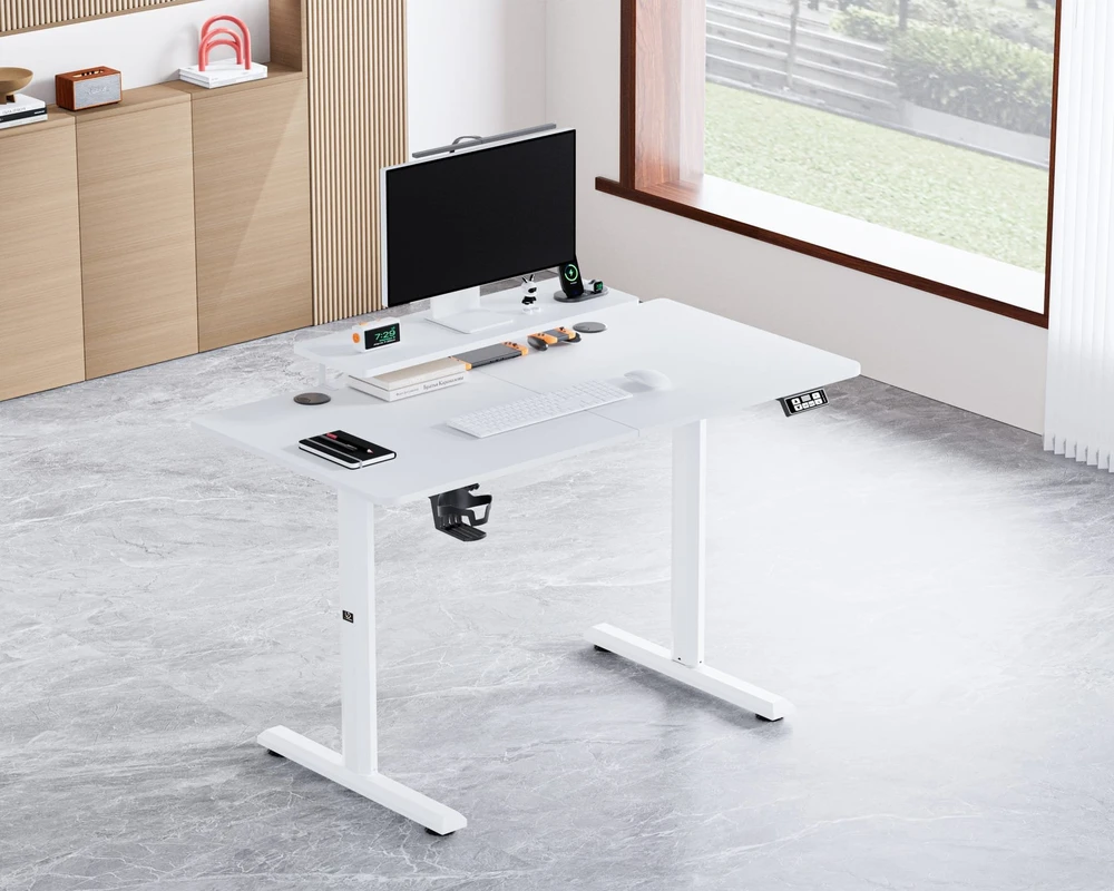 ULTRADESK HIGHLANDER Baltas Biurko su elektryczną regulacją aukščio su laikikliu ausinės i kable 120X60 cm, balta