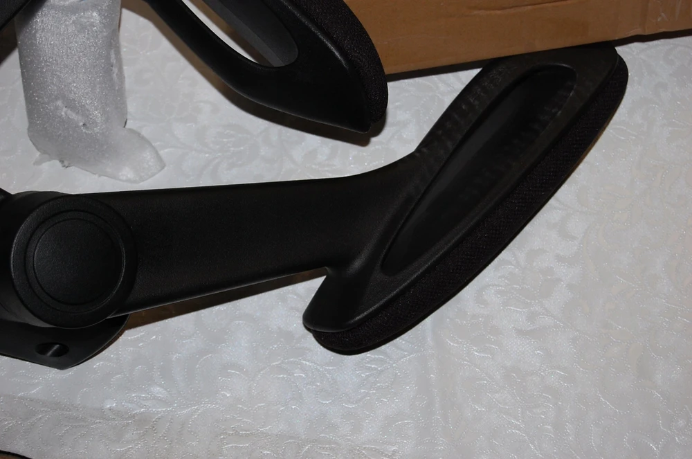 SONGMICS biuro kėdė su tinkline atkalte, ergonomiška, sulankstomais porankiais, juoda OBN37BK