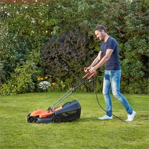 Black & Decker Juodas & Decker Vejapjovė Juodas & Decker BEMW451BH-QS; elektrinė