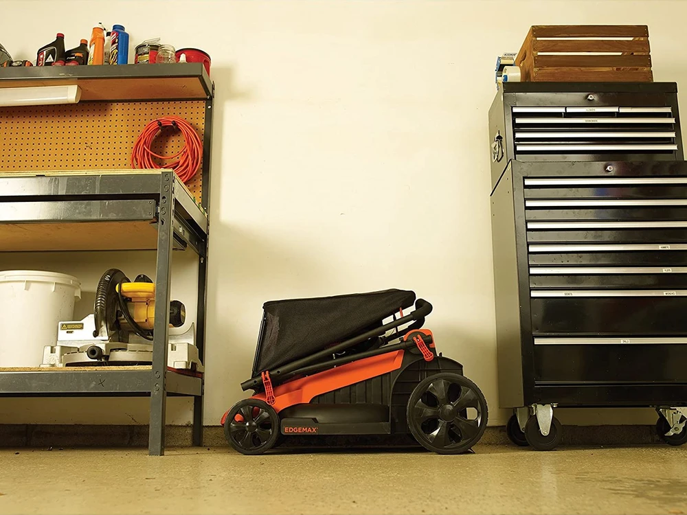 Black & Decker Juodas & Decker Vejapjovė Juodas & Decker LM2000-QS; 2000 W; elektrinė