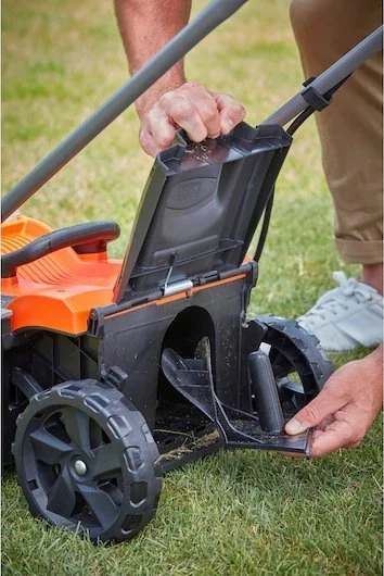 Black & Decker Juodas & Decker BD AKU vejapjovė. 2x18V / 33cm