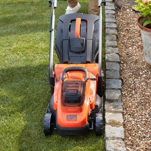 Black & Decker Juodas & Decker BD AKU vejapjovė. 2x18V / 33cm