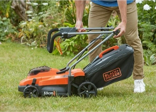 Black & Decker Juodas & Decker BD AKU vejapjovė. 2x18V / 33cm