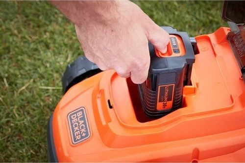 Black & Decker Juodas & Decker BD AKU vejapjovė. 2x18V / 33cm