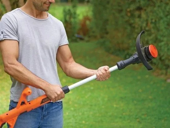 Black & Decker Juodas & Decker Žoliapjovė - trimeris Juodas & Decker ST182320-QW; 18 V; 1x2,0 Ah akum.