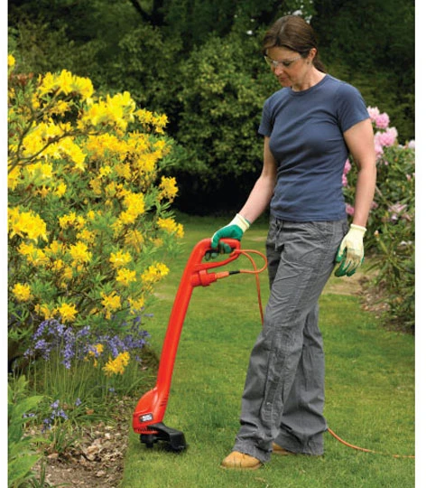 Black & Decker Juodas & Decker Juodas & DECKER Grass Trimmer GL310-QS, 300 W | Cordless