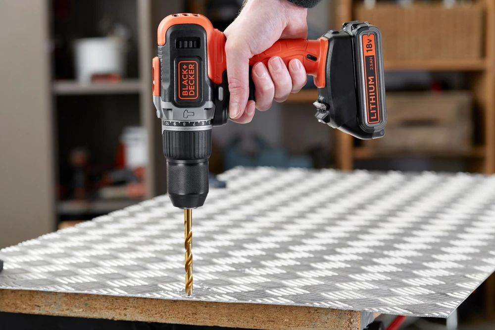 Akumuliatorinis gręžtuvas Black&Decker BCD003MEM2K-QW,18V, 2x2,5Ah