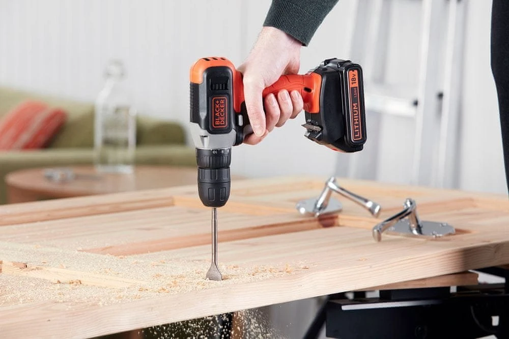 Black & Decker Akumuliatorinis gręžtuvas-suktuvas BCD001C1-QW, 18V, 1x1,5 Ah