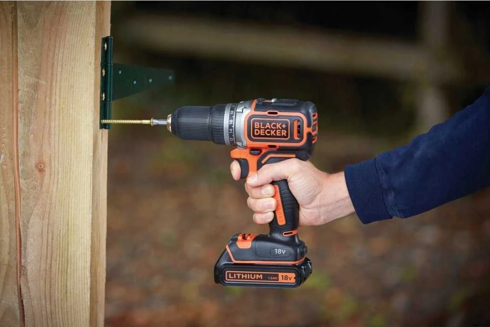 Black & Decker Juodas & Decker Suktuvas-gręžtuvas Juodas & Decker BL186K1B2-QW; 18 V; 2x2,0 Ah akum.