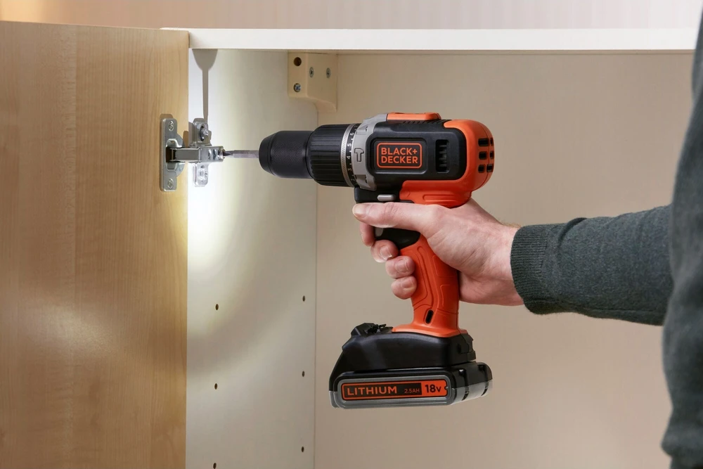 Akumuliatorinis gręžtuvas Black&Decker BCD003MEM2K-QW,18V, 2x2,5Ah