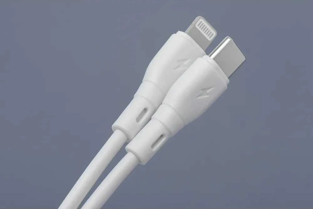 BlueStar USB-C laidas su „Lightning“ jungtimi, mėlynas, žvaigždės formos, 2,4A, 27W, ECO, 1 m, PJ72-18-3, baltas