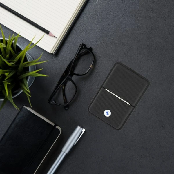 Dėklas Portfel BMW Carbon Metal Logos MagSafe juoda