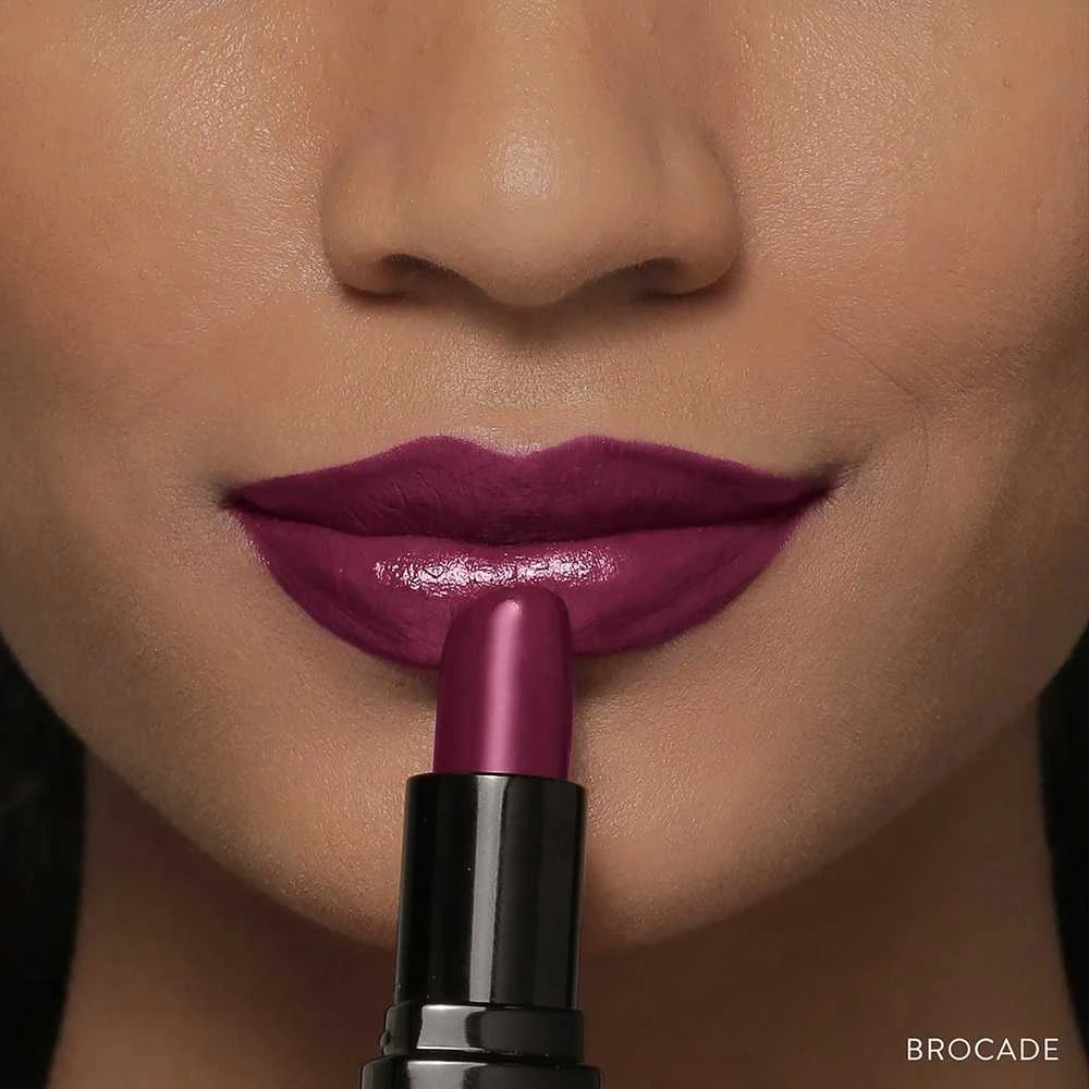 Bobbi Brown „Luxe Hydrating Kreminis“ lūpų dažai 15 ryškių uogų 3,8 g