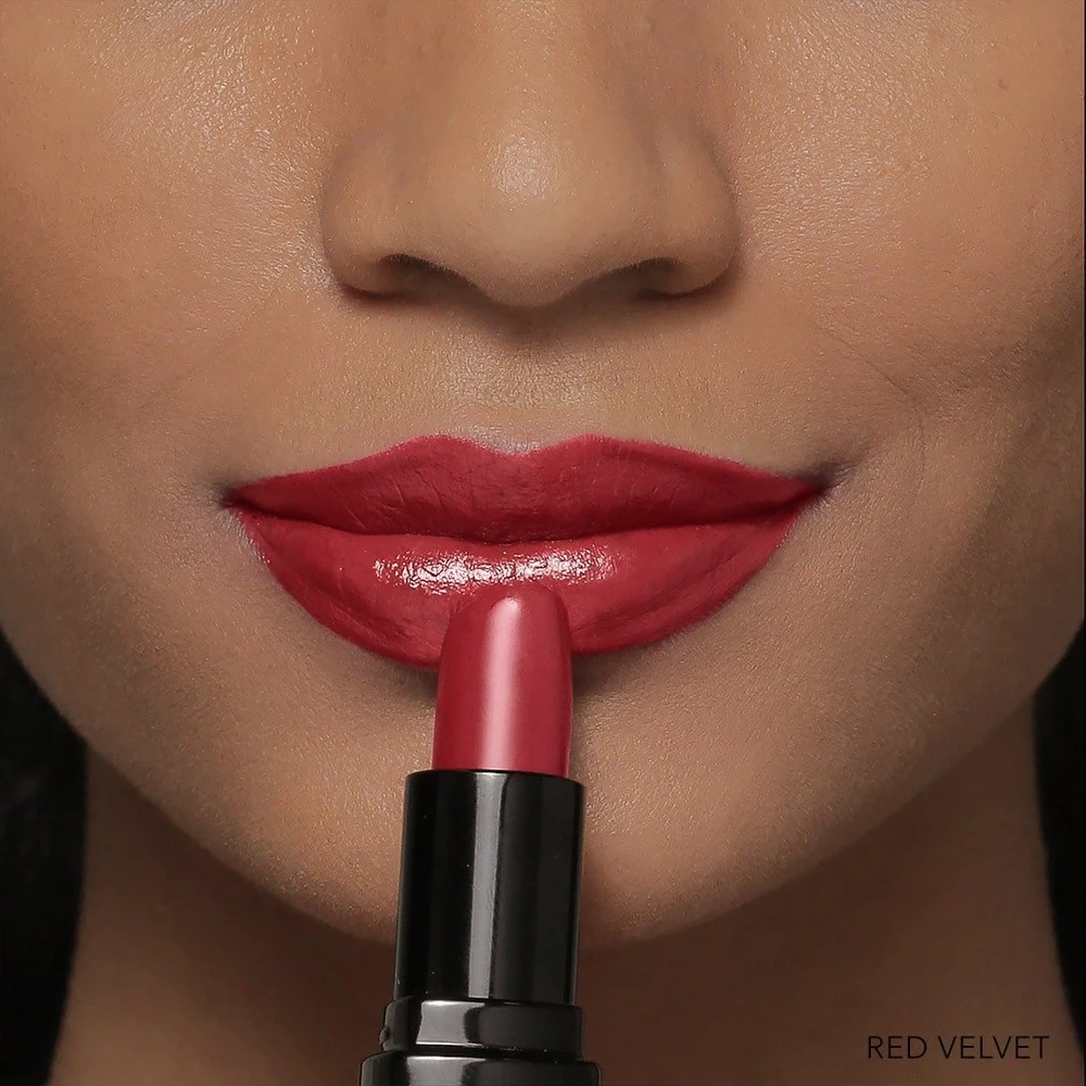 Bobbi Brown Luxe Hydrating kreminis lūpų dažas 27 raudonas velvetas 3,8 g