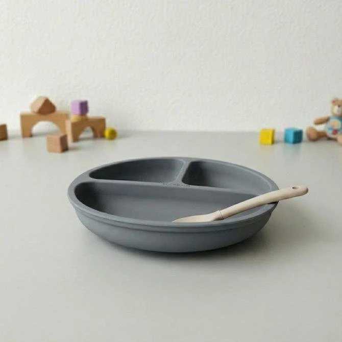 Bocioland Silikoninė 3 skyrių lėkštė su siurbtukais 5903 BL590, tamsiai pilka